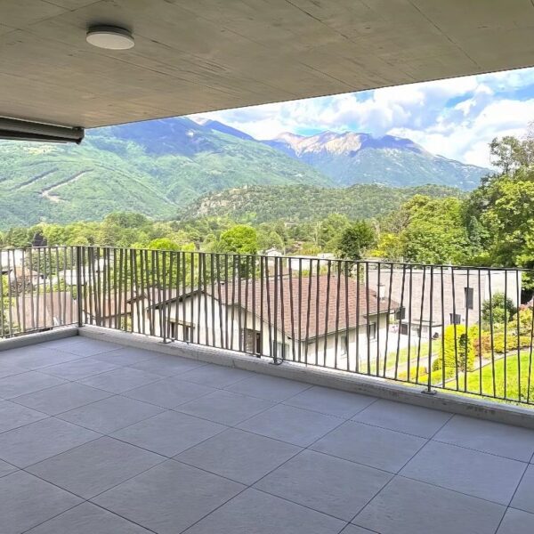 1 Vendiamo appartamento Comano terrazza