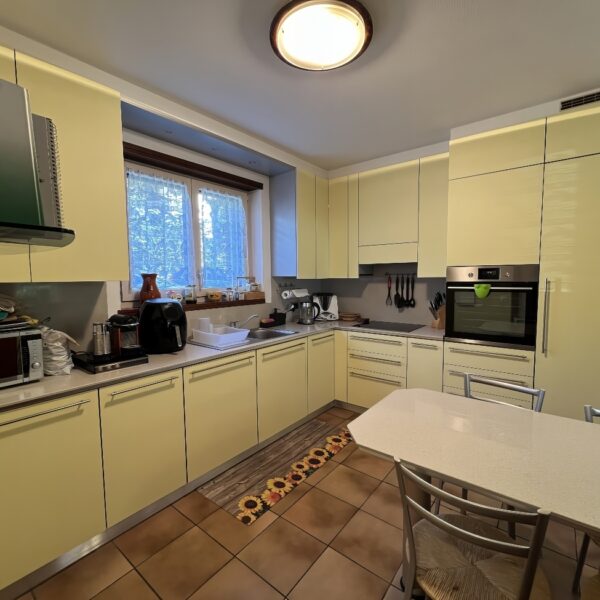 10-Vendiamo Casa Muzzano Cucina