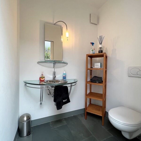 15-Vendiamo stabile Cureglia bagno