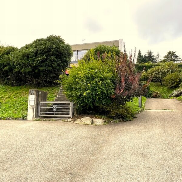 36-Vendiamo Villa Carona percheggi ospiti