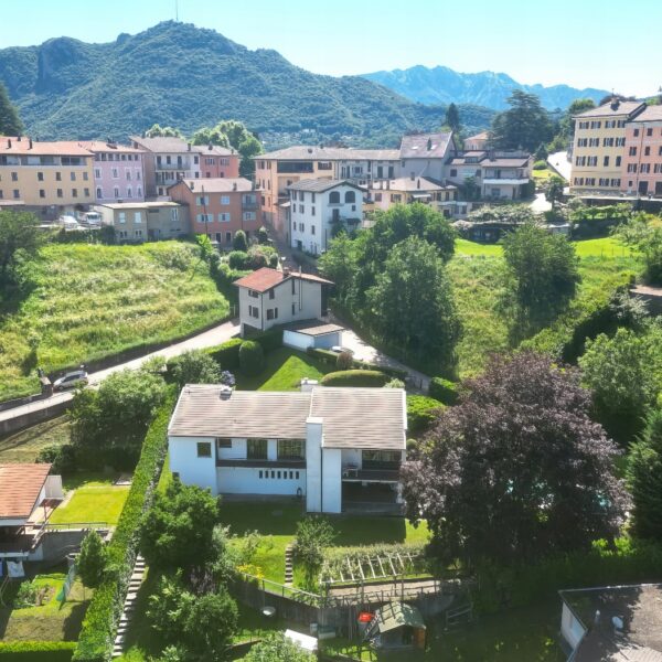 4-Vendiamo Casa Montagnola esterni