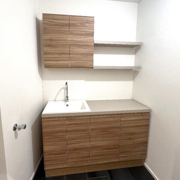 6 Vendiamo appartamento Comano lavabo