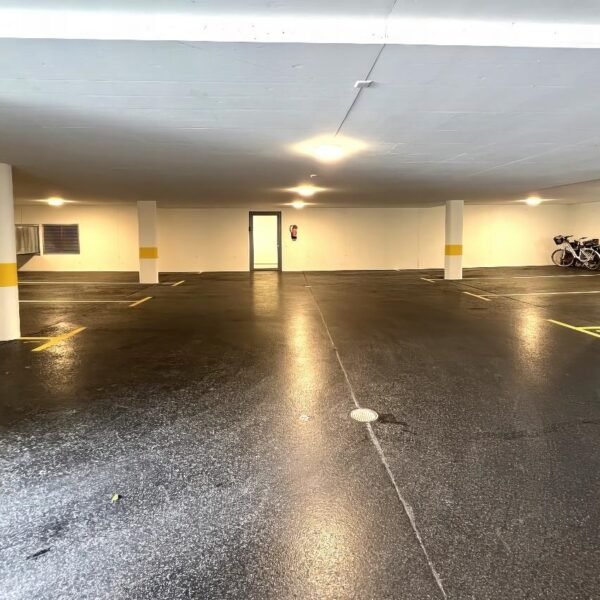 7 Vendiamo appartamento Comano garage