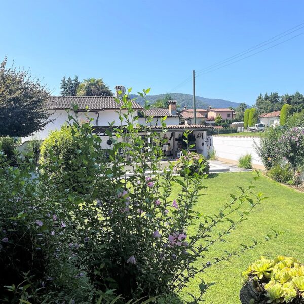 7-Vendiamo casa Magliaso giardino