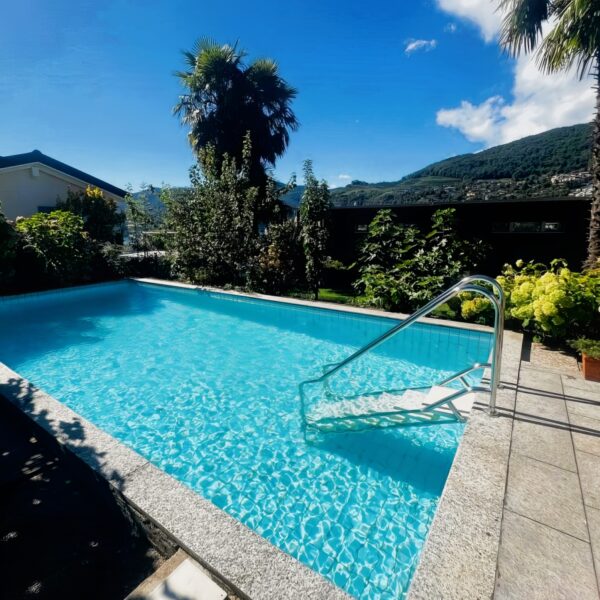 3 Vendiamo appartamento Brusino Arsizio - piscina