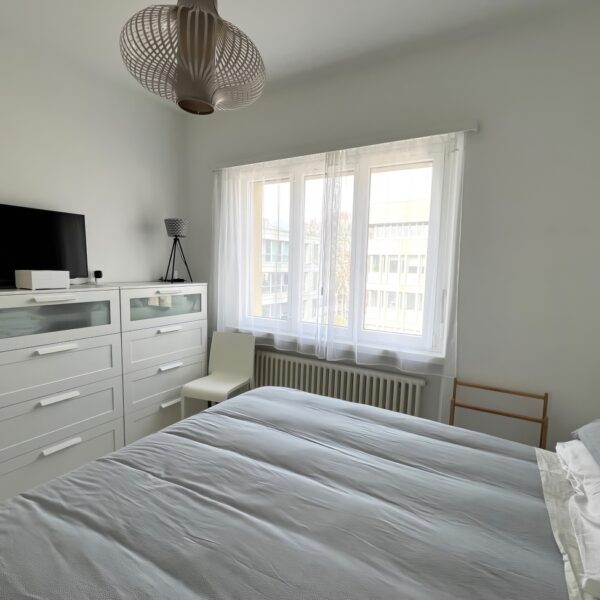8 Vendiamo appartamento Lugano camera