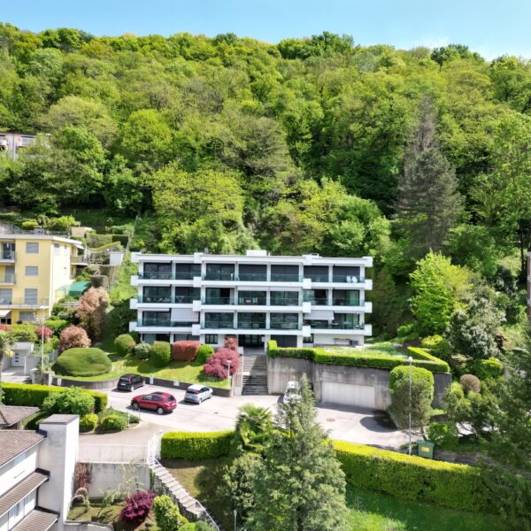 3 Vendiamo appartamento Montagnola esterno