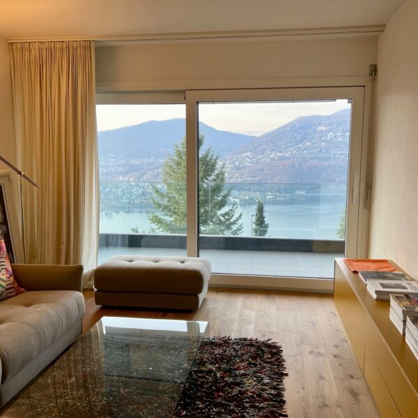 9 Vendiamo appartamento Montagnola sala