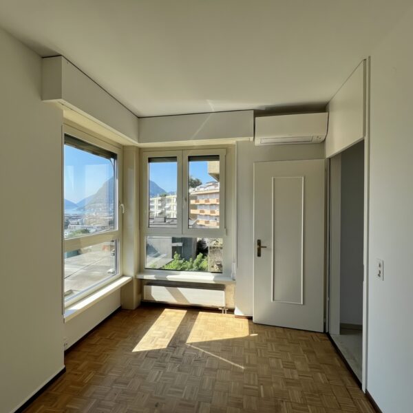 15 Vendiamo attico Lugano camera