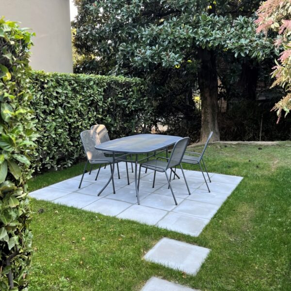 11 Vendiamo appartamento Massagno - giardino