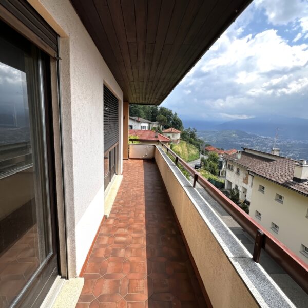 4-Vendiamo casa Cademario - terrazza