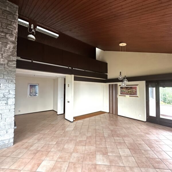 7-Vendiamo casa Cademario - sala