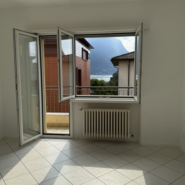 6 Vendiamo appartamento Lugano Stanza