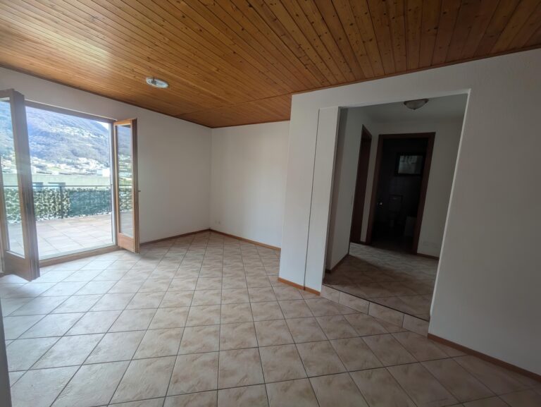 1-Affittiamo appartamento a Canobbio-Sala