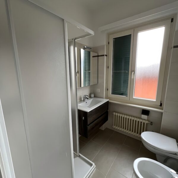 13 Vendiamo appartamento Lugano - Bagno