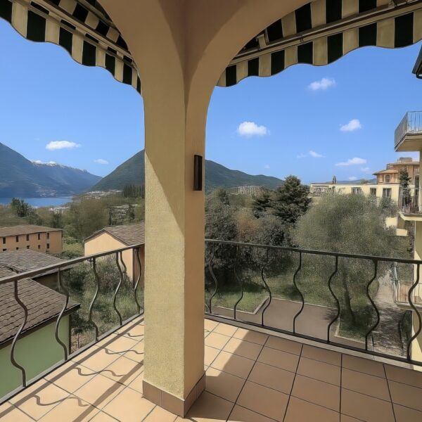16 Vendiamo appartamento Lugano - Vista terrazzo