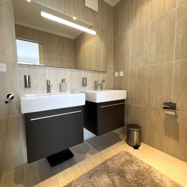 17 Vendiamo appartamento Morbio Inferiore - Bagno