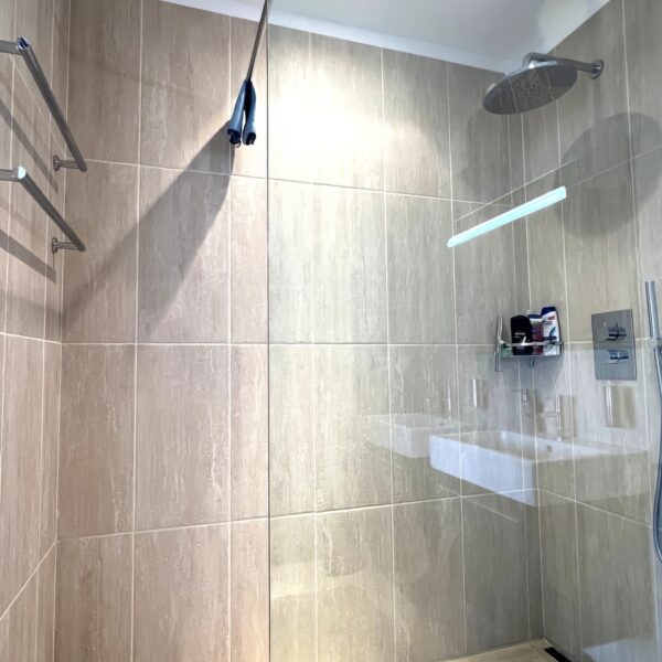 18 Vendiamo appartamento Morbio Inferiore - Bagno