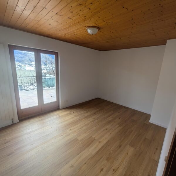 3-Affittiamo appartamento a Canobbio-Camera