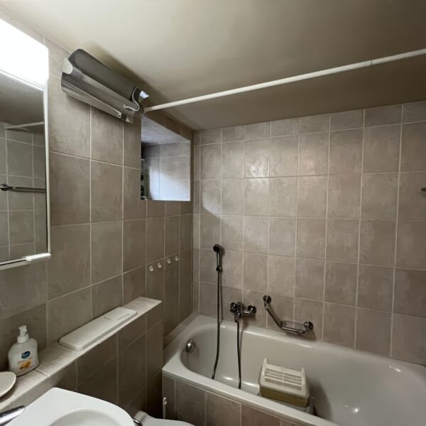 12 Vendiamo appartamento Rovio - Bagno