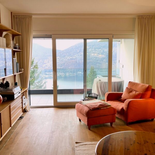 8 Vendiamo appartamento Montagnola sala
