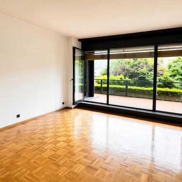 12 Vendiamo appartamento Lugano - Camera