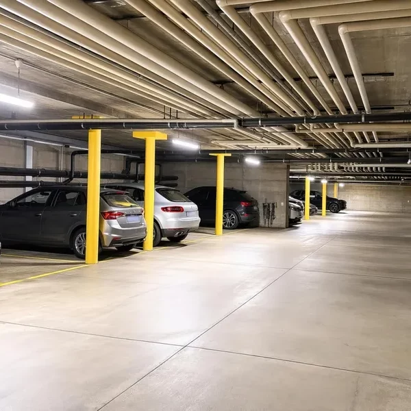 18 Vendiamo appartamento Lugano - Garage