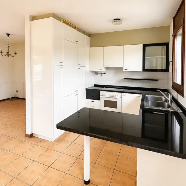 4 Vendiamo appartamento Agno - Sala