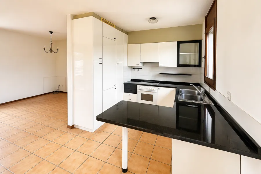 4 Vendiamo appartamento Agno - Sala
