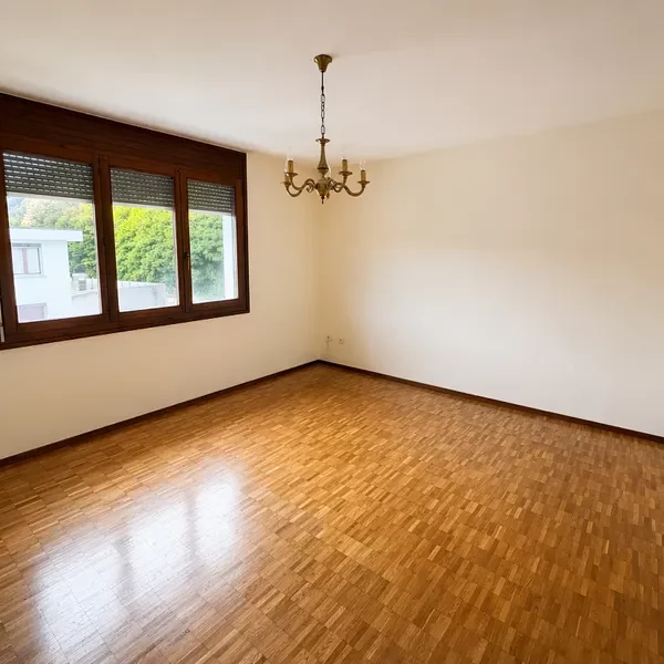 8 Vendiamo appartamento Agno - Camera