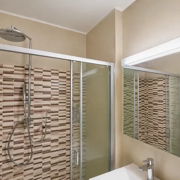 15 Vendiamo appartamento Paradiso - Bagno