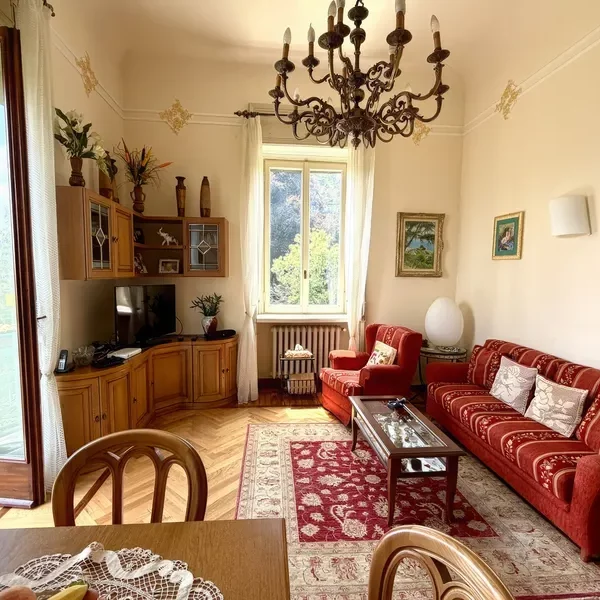 5 Vendiamo appartamento Alta Valle Intelvi - Sala